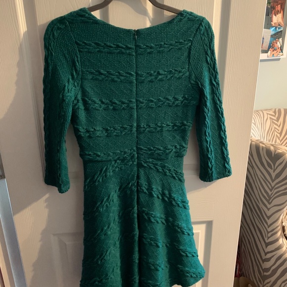 Green midi-sleeve dress - Picture 2 of 2